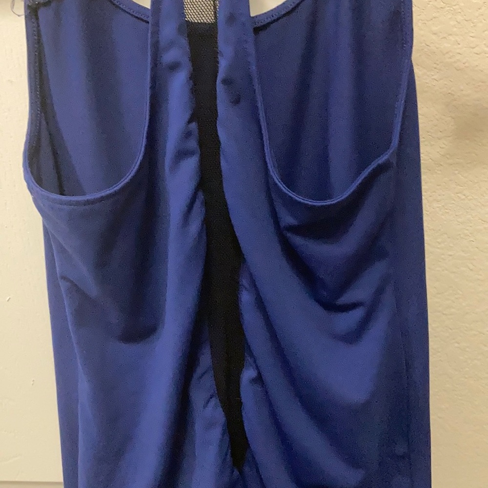 Fabletics tank top - Picture 3 of 3